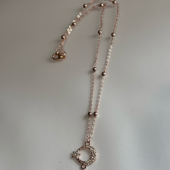 Jewelry - Elegant Rose Gold Crescent Moon Necklace